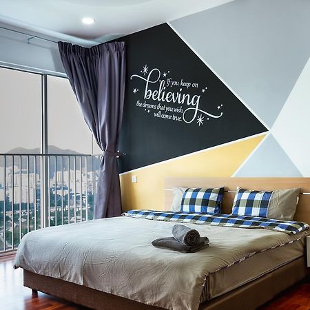 Southwest Island Suite By D Imperio Homestay Баян Лепас Екстериор снимка