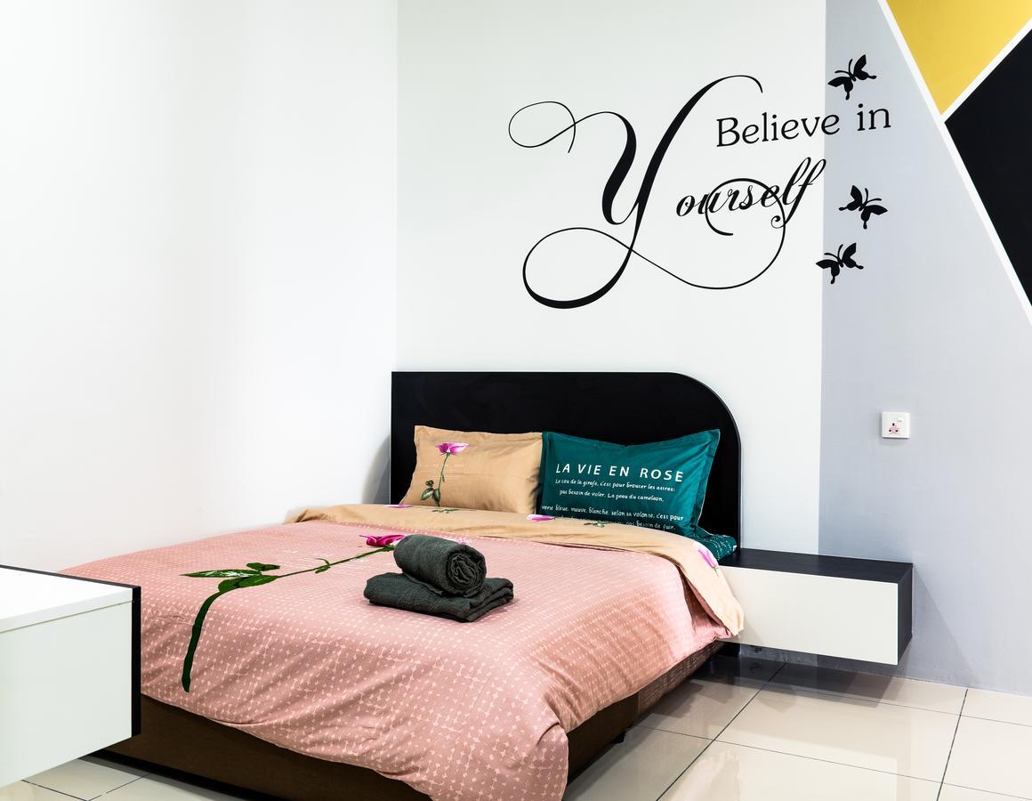 Southwest Island Suite By D Imperio Homestay Баян Лепас Екстериор снимка